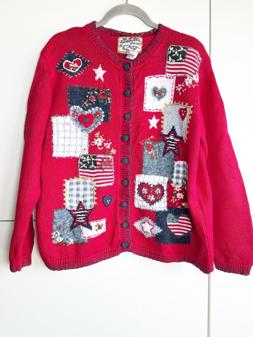 Vintage Heirloom Collectibles Patriotic Sweater Flags, Hearts Embroidered Medium
